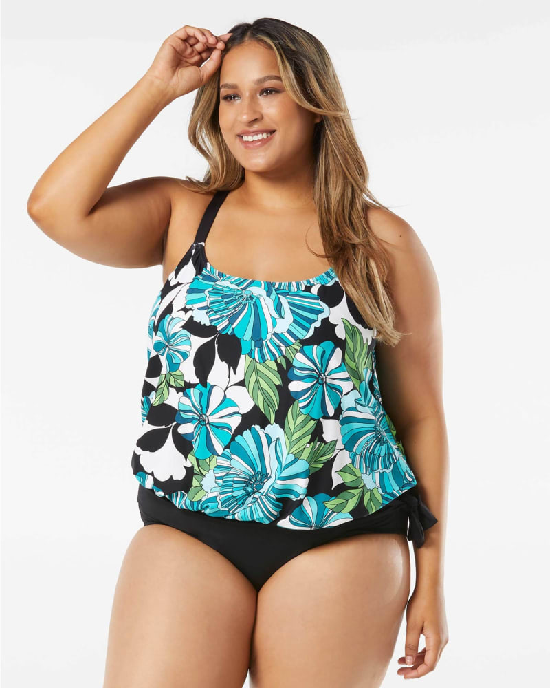 Front of a model wearing a size 16W Sarah Side Tie Tankini in BLACK by Beach House Woman. | dia_product_style_image_id:282051